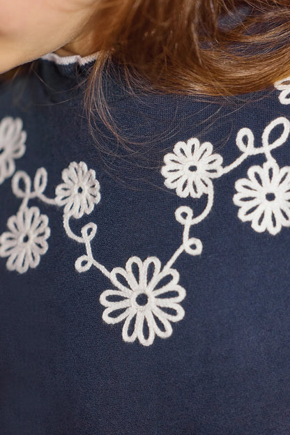 Tartine LS Flower Embroidery Sweatshirt
