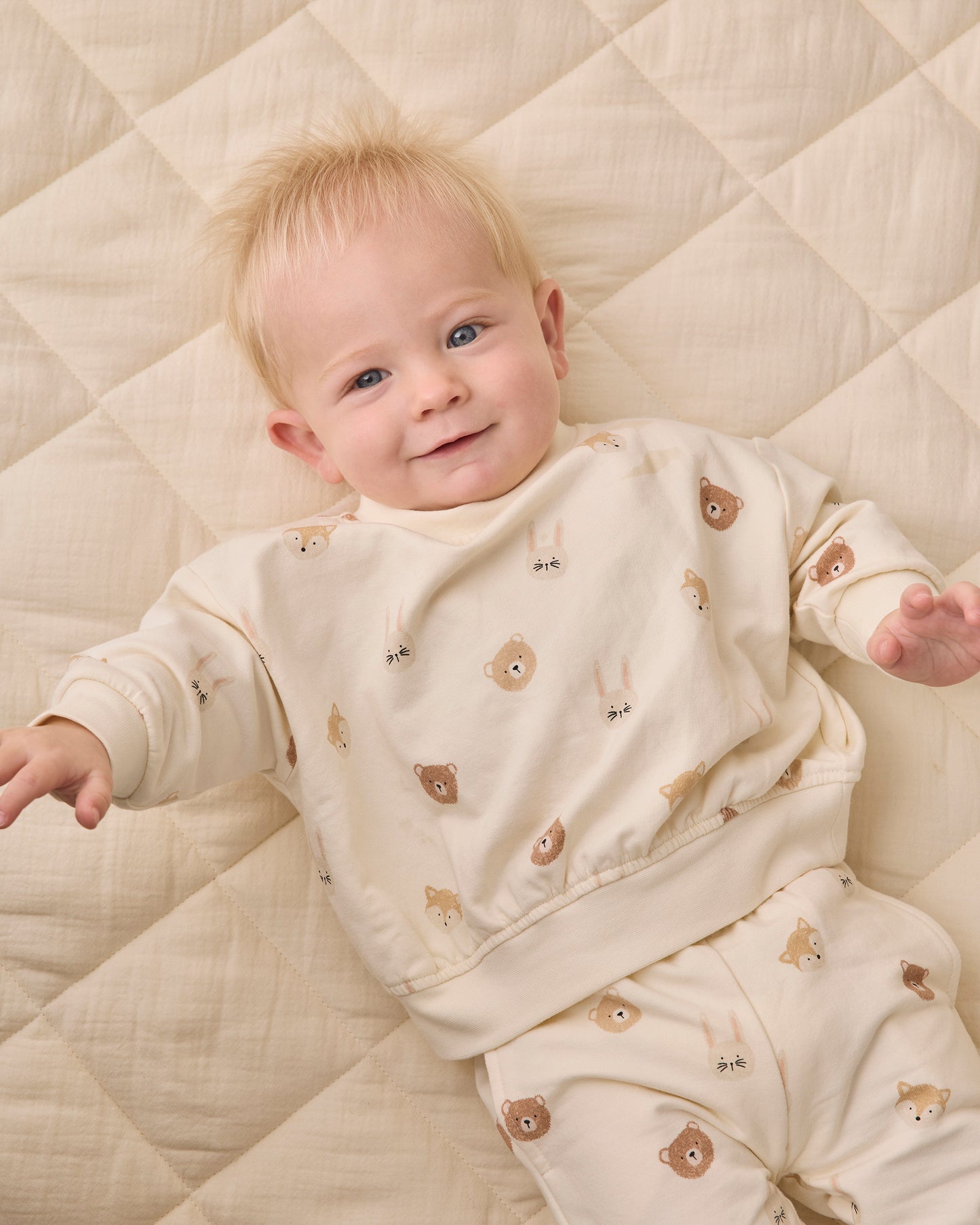 Quincy Mae Sweatshirt & Pant Outfit